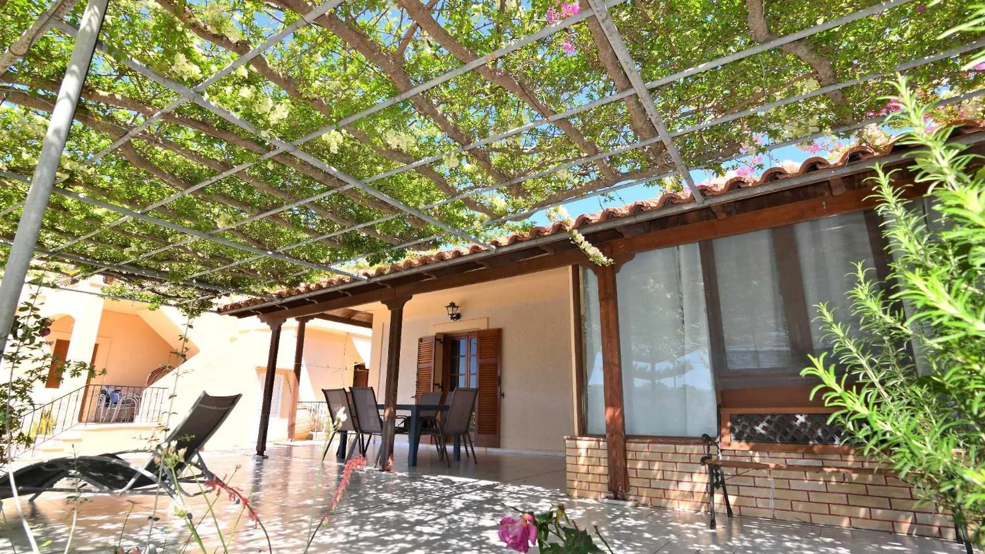 Apartment Emma'S Studios Lassi  Greece